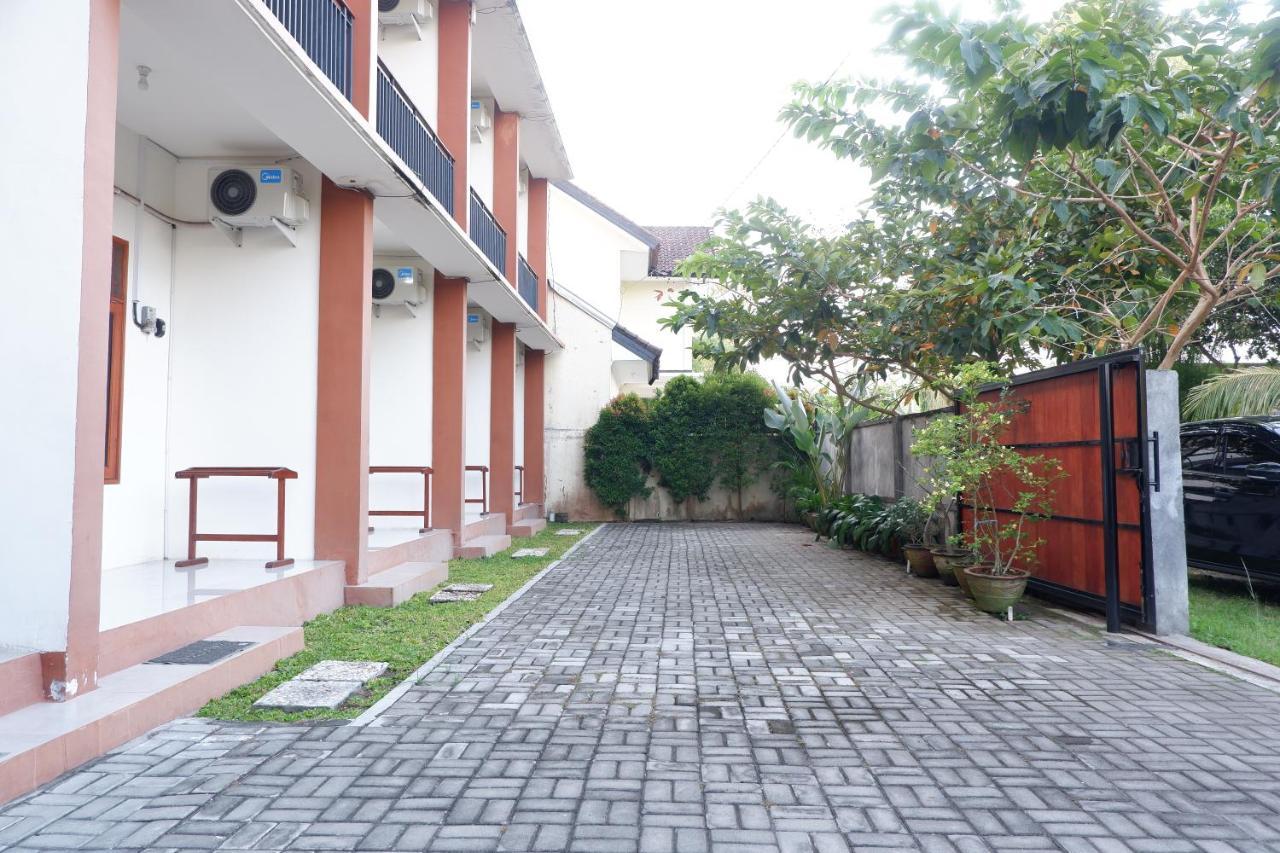Apartamento Reddoorz At Bale Eja Syariah Senggigi Montongbuwoh Exterior foto