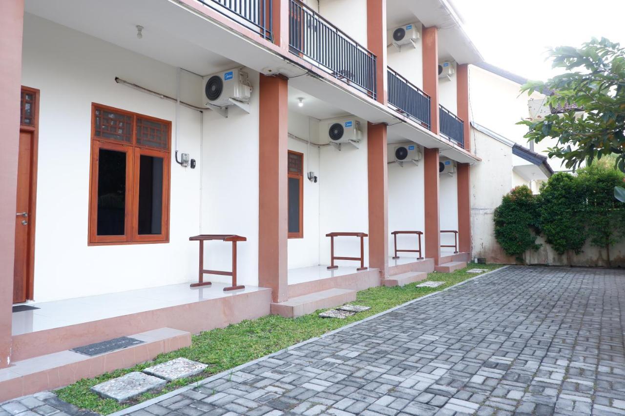 Apartamento Reddoorz At Bale Eja Syariah Senggigi Montongbuwoh Exterior foto